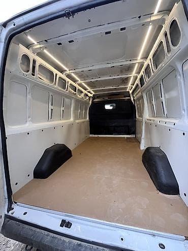 oka masini: Ford Transit yük mikroavtobusu Bakı şəhəri və ətraf rayonlara.Əsasən — 3