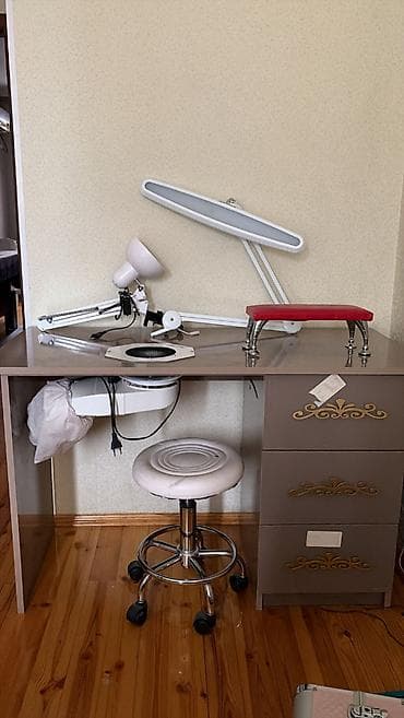 Düz masa, Siyirməli, Polkalı, Parlaq laminat, Kredit yoxdur lalafo.az -da Düz masa, Siyirməli, Polkalı, Parlaq laminat, Kredit yoxdur