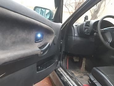 honda stream 2002: BMW 3 series: 1.8 l | 1997 il Sedan — 10