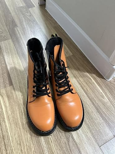 batinka kişi: Narıncı rəngli botlar-2 dəfə geyinmişəm təptəzə kimidir 15 azn təcili — 2