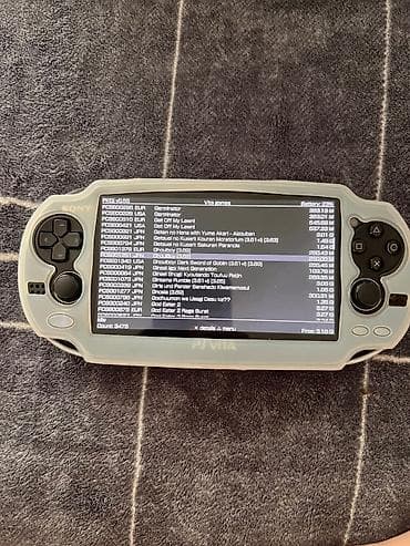 oyun notebookları: PSP Vita Hec problemi yoxdur 8 gb yaddaş 1000 Oyunlar var kabro — 1