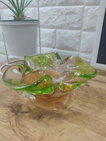 cexiya qablari instagram: Qedimi qab 
Rengli wuwe
1987 ci ilde Moskvadan alinib
Temiz cex mali — 1