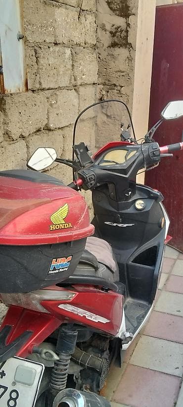 ön şüşə: Honda CRF üslubunda şəhər skuter/moped - Marka/model: Honda (skuter) — 2