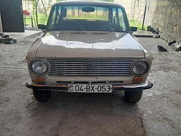 Lada 1500 (VAZ 2103) sedan – krem rəng Gövde və xarici: - 4 qapı