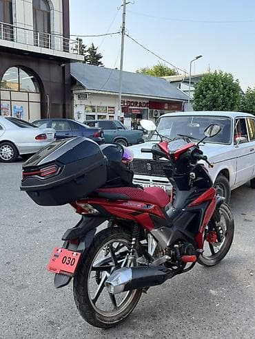4 tekerlekli motor atv: Model: Sport tipli skuter/moped Rəng: Qırmızı-qara Kuzov — 4