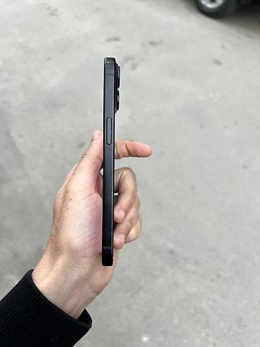 kabelər: IPhone 15, 128 GB, Black Titanium, Simsiz şarj, Face ID — 3