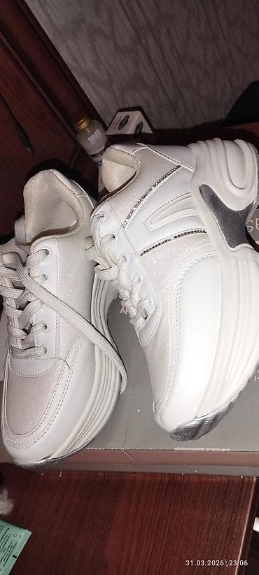 krasofka: Ölçü: 37, rəng - Ağ, Yeni — 1