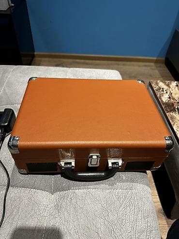 cemodan satilir: QUIQA portativ vinil pleyer (çemodan tipli) - Brend/model: QUIQA - — 2