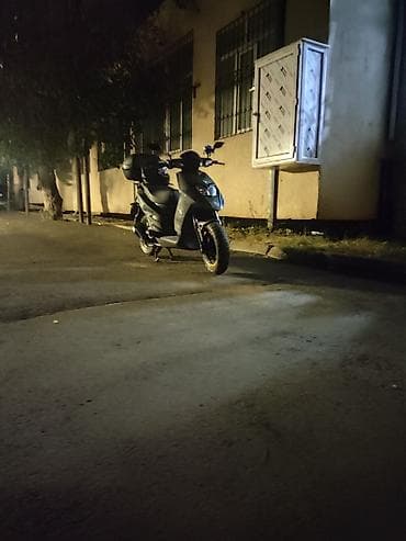 misk 125: Piaggio Typhoon skuter - Rəng: mat boz/qaranlıq tonlar, üzərində — 10