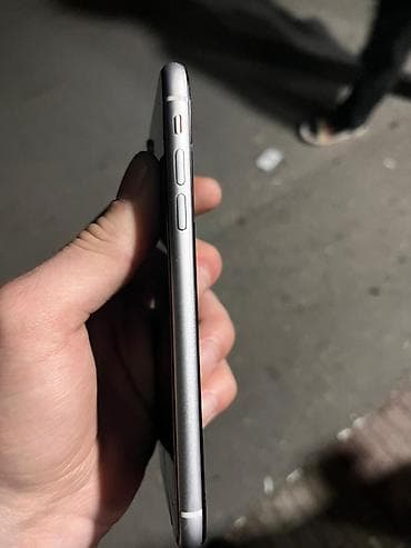 mini ipad 6: IPhone Xr, 64 GB — 3