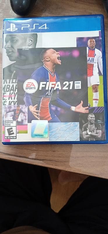 major 4: Ps4pro 1tb yaddas .problem qətiyyən yoxdu 2eded pult biri orginal 2.a — 6