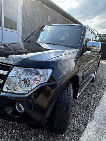 qoşqu lapet: Mitsubishi Pajero (IV nəsil) SUV - Gövdə: 5 qapılı, qara rəng, tam — 2
