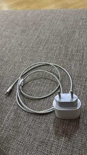 iphone 15 pro irsad: Apple 20W USB‑C enerji adapteri və USB‑C – Lightning şarj kabeli Tam — 1