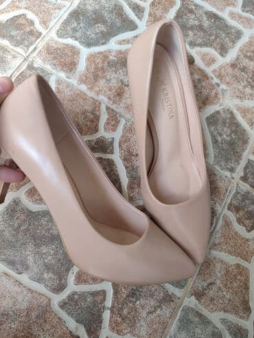 белые туфли новые: Туфли, Размер: 39, цвет - Бежевый, Б/у — 1