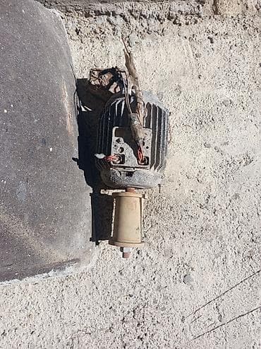 Mühərrik və mühərrik detalları: Məhsul: Elektrik mühərriki və bobin (köhnə tip detallar) Təsvir: - — 1