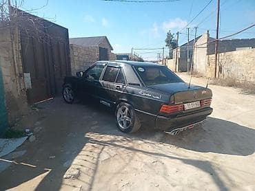 Motonəqliyyat: Mercedes-Benz 190 (W201): 1.8 l | 1990 il Sedan — 10