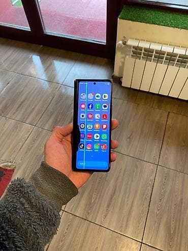 honor telefonlari: Samsung Galaxy Z Fold 3, 256 GB, rəng - Qara, Qırıq — 1