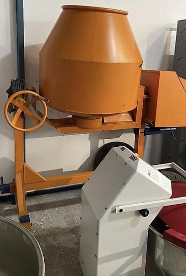 Digər biznes avadanlığı: 400 litrlik beton mikser
3200 AZN — 2