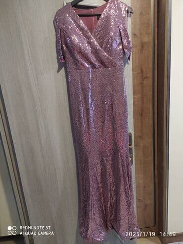 Paltolar: İdeal vəziyyətdədir. 1 dəfə geyilib. Baha alınıb 150 m. dar olduğu — 4