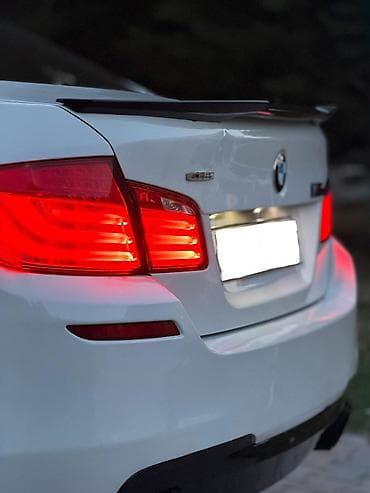 prius 20 kuza arxa stop: BMW 5 series: 2 l | 2012 il Sedan — 4