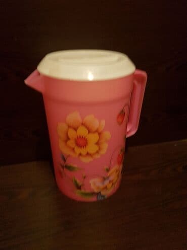 iran qablari: Su qabı. Təzə. Plastik. İran istehsalı. Hündürlüyü - 21 sm, Diametri — 4