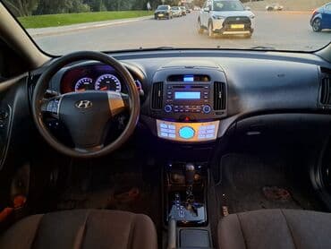 chevrolet malibu qiymeti: Hyundai Elantra: 1.6 l | 2010 il Sedan — 7