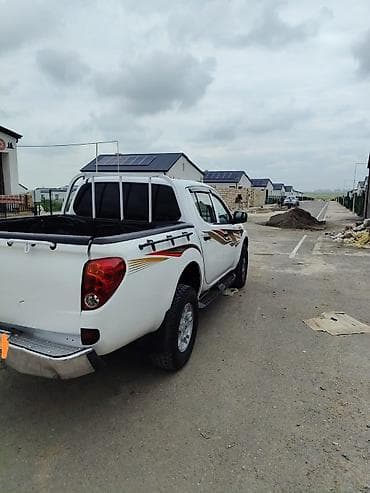 mitsubişi pikap: Mitsubishi L200: 2.5 l | 2013 il 390000 km Pikap — 2