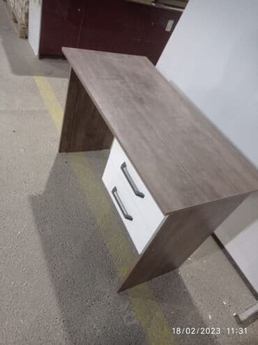 Вешалки: Новый, Для сотрудника, Квадратный стол — 7