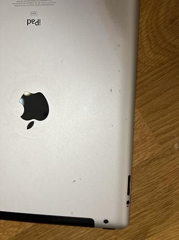 ipad case: IPad 2 – 32 GB, vəziyyəti yaxşıdır. iOS versiyası 9.3.5-dir, buna görə — 5