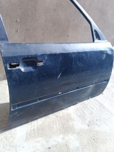 mersedes.190: Sağ ön, Mercedes-Benz W 124, 1995 il, Almaniya, Ünvandan götürmə — 2