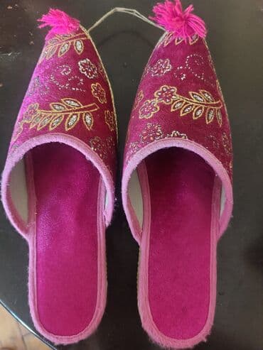 Tərliklər, Ölçü: 37, rəng - Qırmızı, Yeni