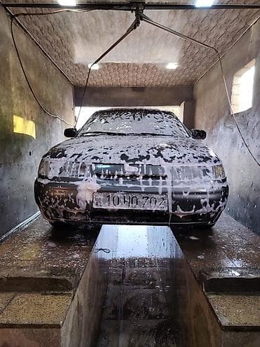 Lada 2110 sedan – benzinli, ön ötürücülü kompakt model. Texniki