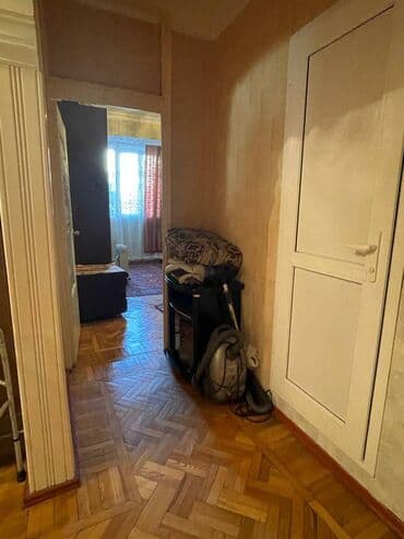 9 ci mikrorayon satilan evler: Bakı, 4 otaqlı, Köhnə tikili, m. Həzi Aslanov, 110 kv. m — 19