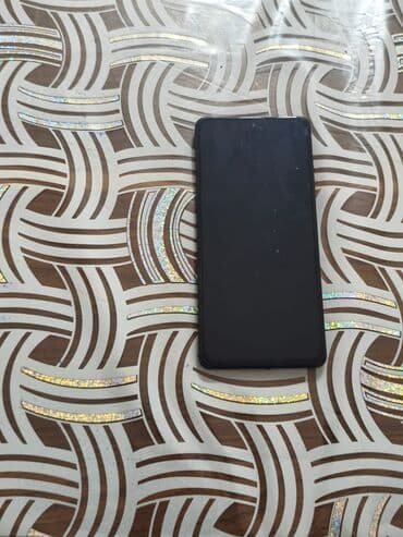 Problemsiz Telefondur bilən bilir 8+8ramdı 256yaddaş AMOLED ekrandır