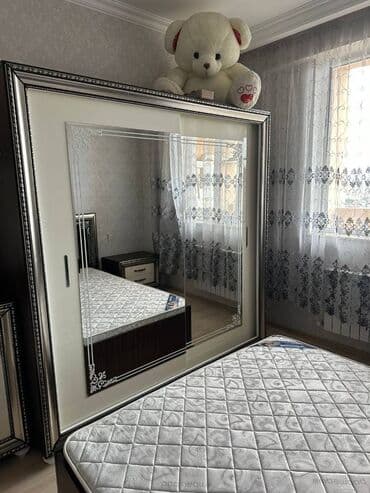 7 ci mikrorayon yeni tikili: Razin,Bakıxanov Ticarət mərkəzinin yanında Rahat marketin üstündə — 6