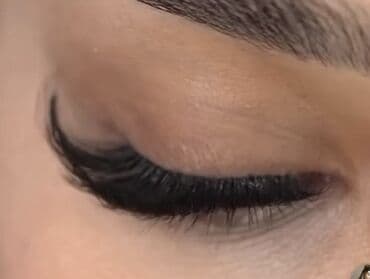 qaş laminasiyası qiyməti: Ağ çeherde yerleşen salonda Otaq goturmuşem ozum saç makeup edirem — 1