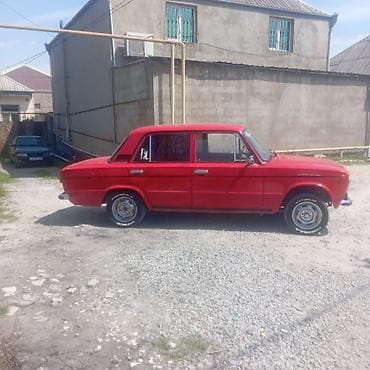 ehtiyat təkəri: VAZ 2101 “Jiquli” sedan - Kuzov: 4 qapılı sedan, klassik qırmızı rəng — 2