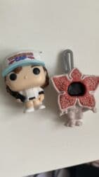 uşaq damaşnikləri: Обмениваю на лукаса, майка, хоппера(обычного), любую макс, робин — 1