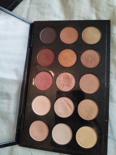 göz altı ləkələr: Göz kölgələri, Kryolan, Ünvandan götürmə — 6