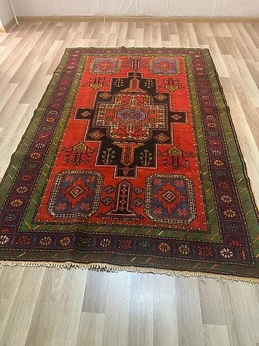 təbriz xalcası: Xalça – əl toxuması üslubunda, şərq ornamentləri ilə - Rəng palitrası — 2