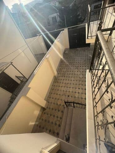 hovsanda obyekt satılır: 4 otaqlı, 200 kv. m, Yeni təmirli — 28