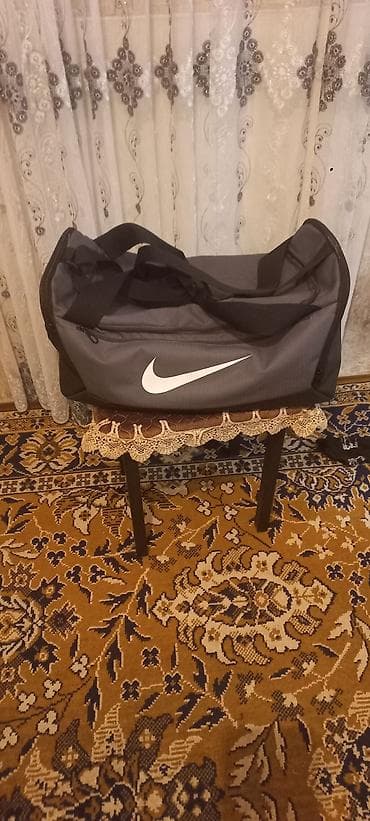 сумка оригинал: Nike idman/seyahət çantası united sportdan almişam çox za istifadə — 1