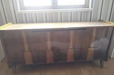 kravatı: Hamısı birlikdə 200 azn birdənə kravatın üst taxtası yoxdur. alana — 4