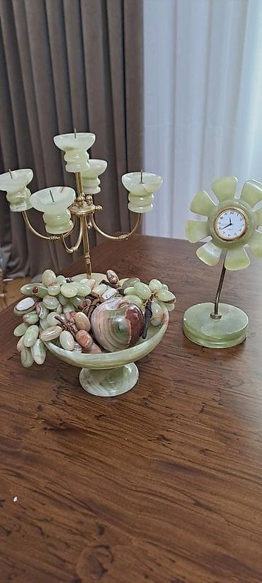 Oniks daşından dekor dəst - 3 ədəd aksesuar: şamlıq, masa saatı və
