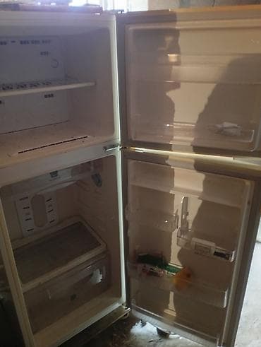 vitrin xolodilnik: İşlənmiş 2 qapılı Samsung Soyuducu Satılır, rəng - Ağ — 2