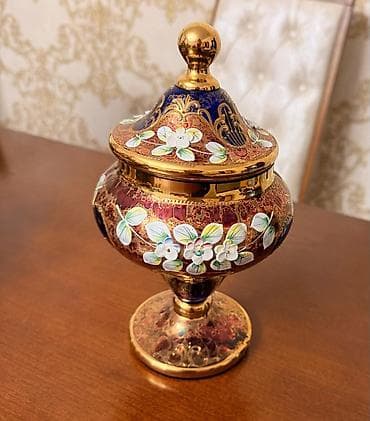 Büllur dekorativ qab – qapaqlı, ayaqlı model - Material: qalın lalafo.az -da Büllur dekorativ qab – qapaqlı, ayaqlı model - Material: qalın