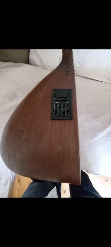 ucuz saz: Elektrik saz Göründüyü kimi saz çox gözəl və antikvardır. Aşıq Dudunun — 5