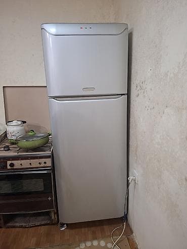 switch 2: İşlənmiş 2 qapılı Hotpoint Ariston Soyuducu Satılır, rəng - Boz — 1