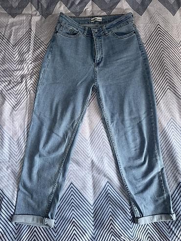 palt: Hər biri 10 Azn 1) Açıq mavi cins şalvar – S/M bədən 2) Qara cins — 1