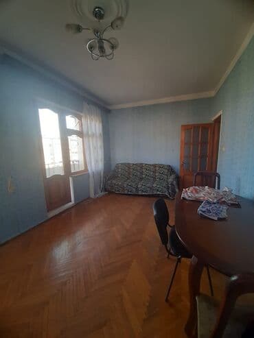 bakıxanov qəsəbəsi kiraye: Satılır: işıqlı, geniş zal otağı Bakıxanovda İcranın arxasında 7/9 — 8